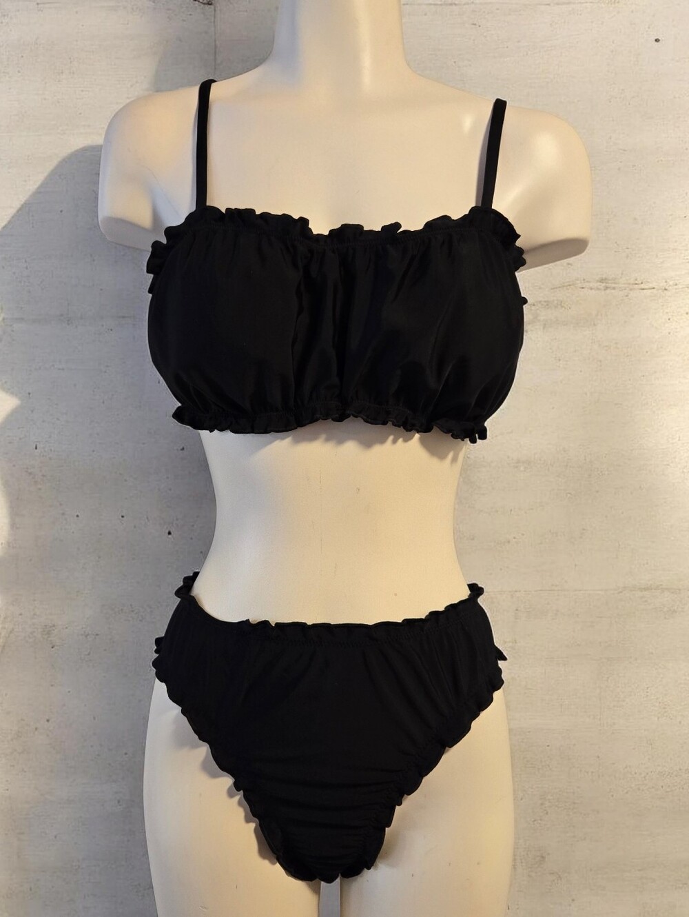 🖤 Old Navy Black Ruffle Bikini Set – Med bottom, Large Top🖤